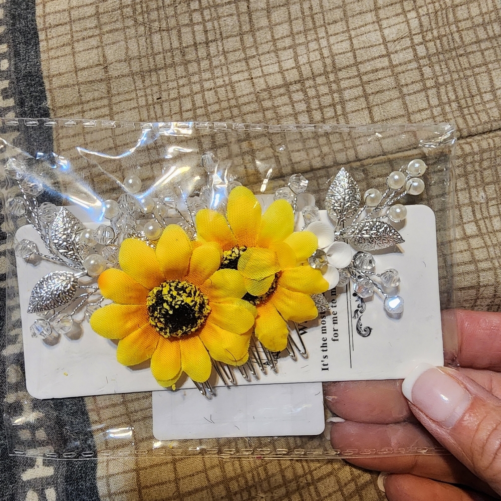 Sunflower hair comb - bridal